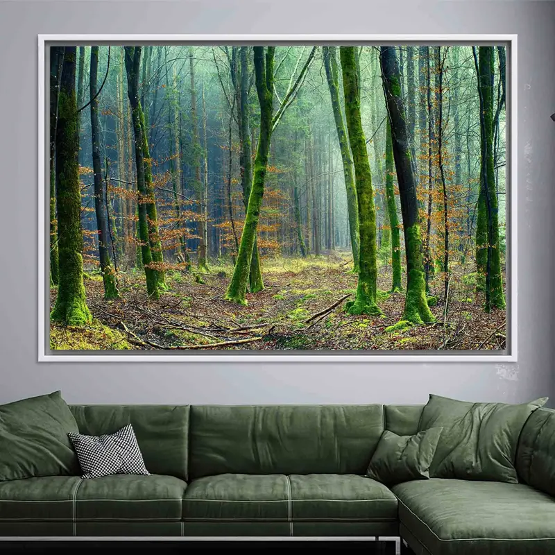 Umarmung der Natur: Bedruckte Leinwand mit Waldgelassenheit