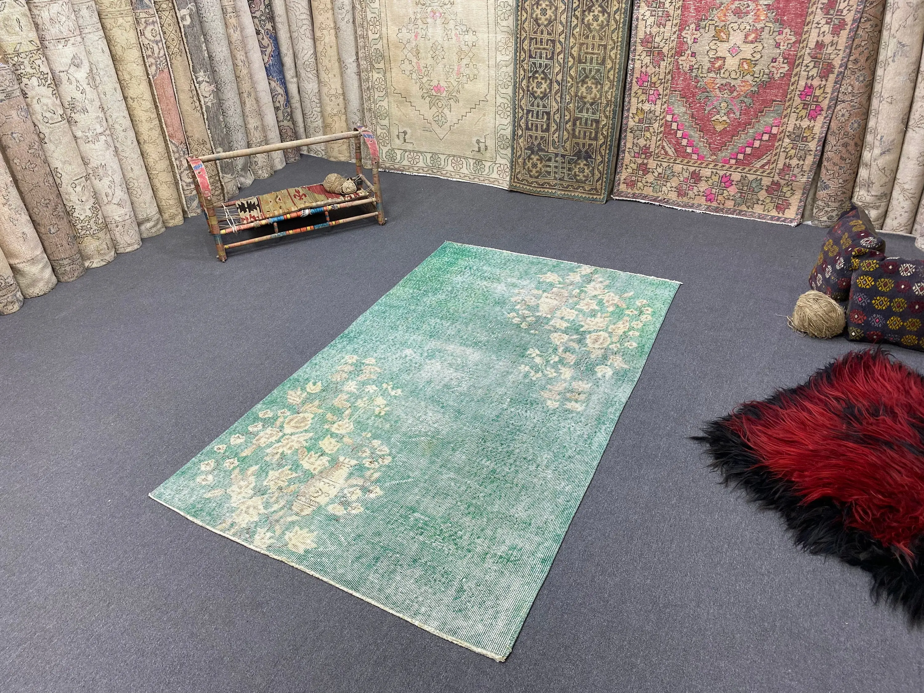Türk Vintage Halısı 3.6x5.9 ft (110x180 cm), Yeşil Çiçekli Halı - 1