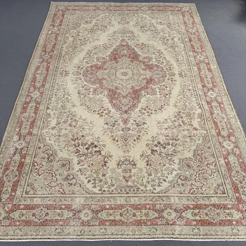 Elegant Beige & Red Rug, 0.6x11.1 ft Abstract Design