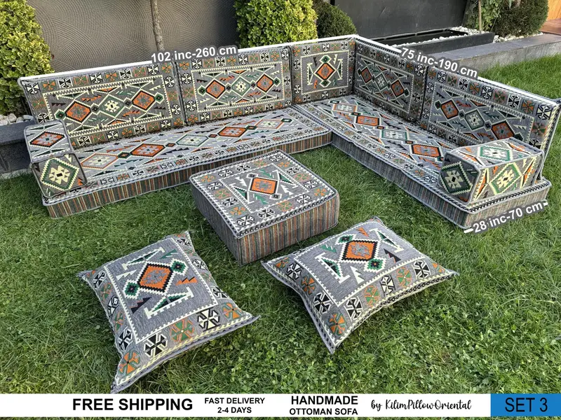 手作りのキリム プーフ、ブラック & グレー ウール オットマン プーフ