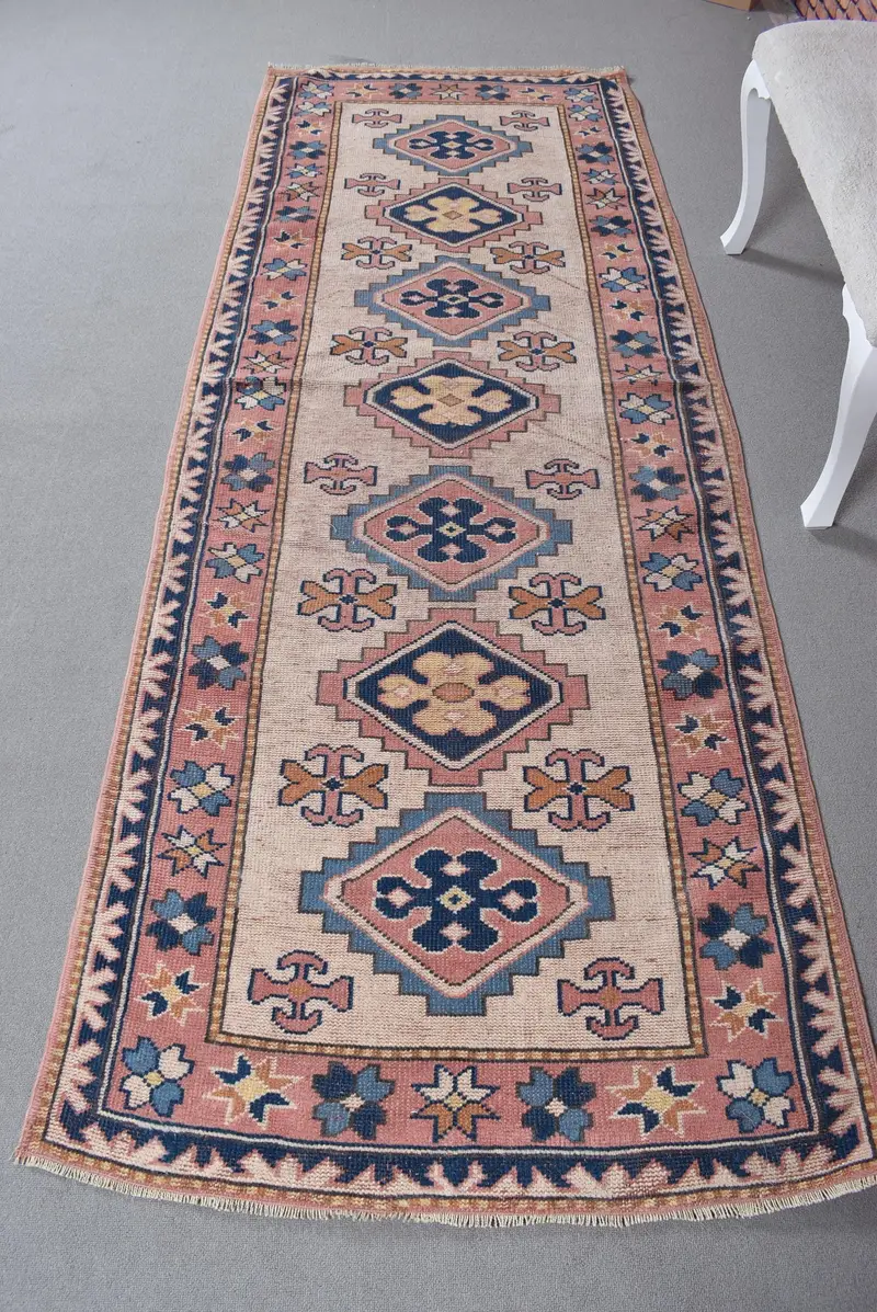 Zarif Bej ve Pembe Halı, 3,2x8,8 ft Çizgili Geometrik