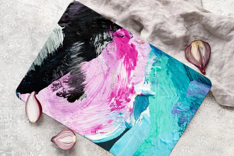 滑り止め足付きの現代的な黒色ガラスまな板