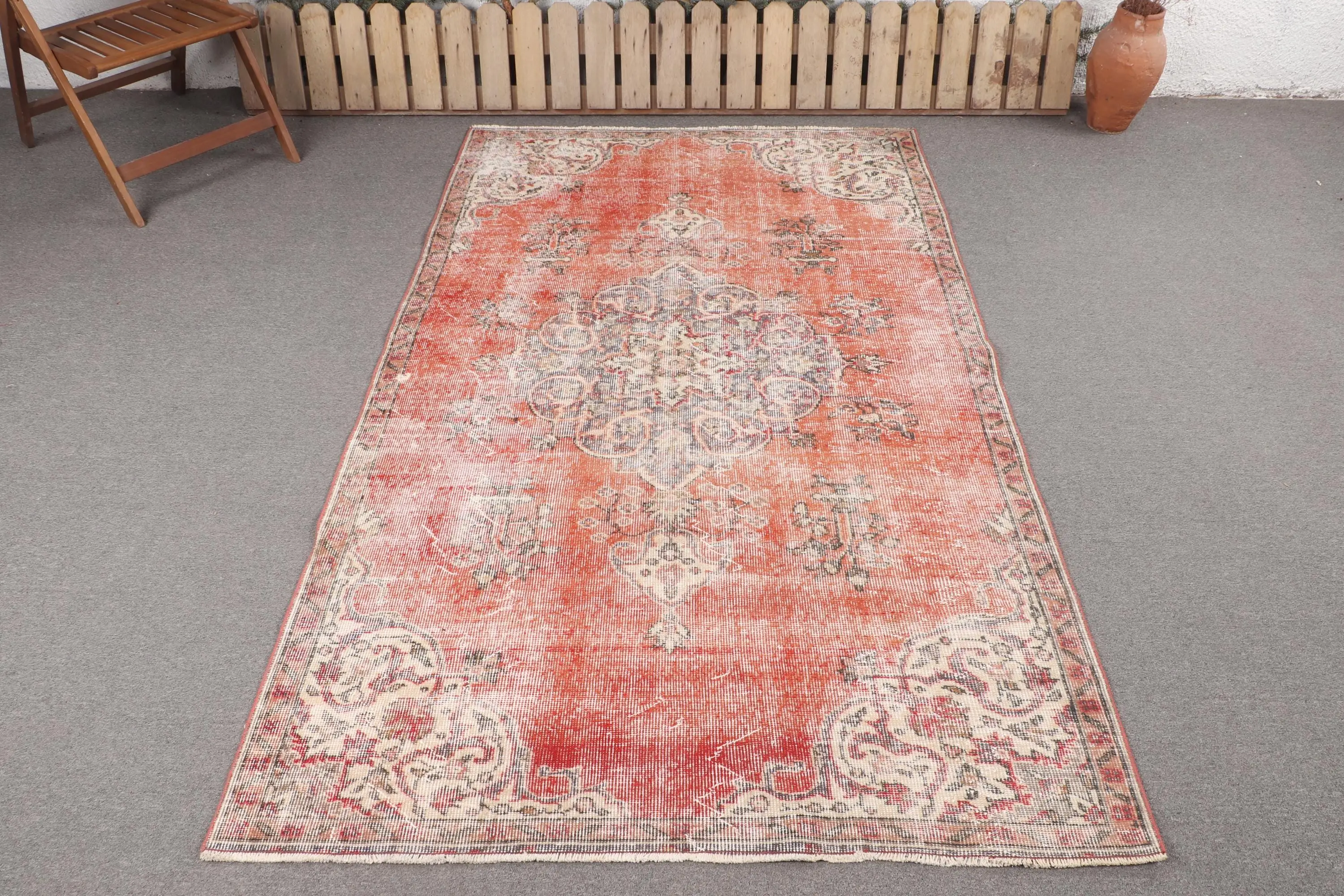 4,6x7,9 ft Vintage Teppich, türkischer Teppich, rot-weißer Blumenteppich - 1