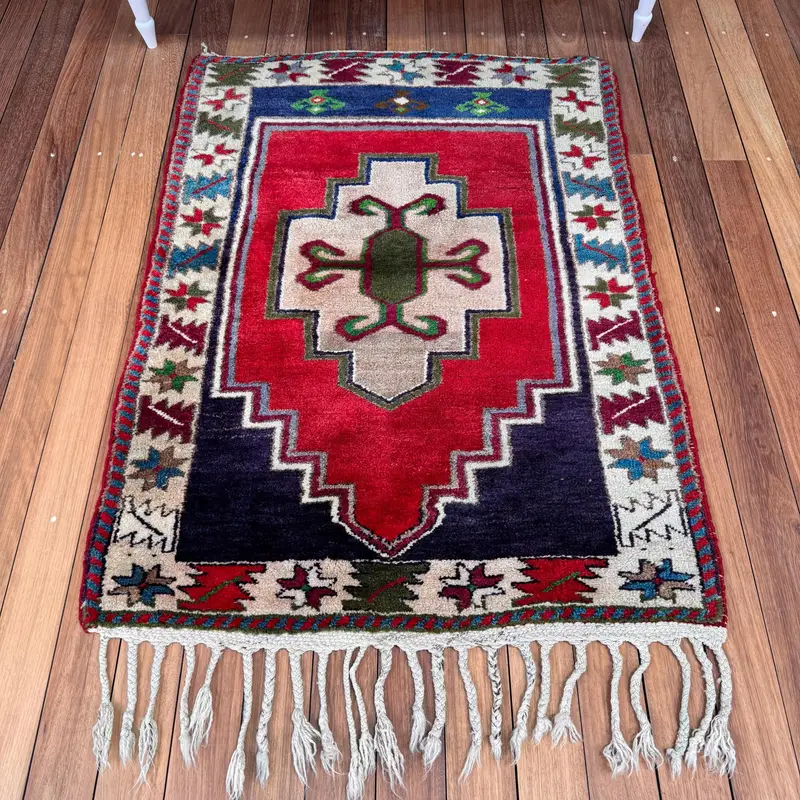 Turkish Vintage Small Rug 3.1x4.3 ft (95x130 cm), Red Moroccan Oushak Rug - 1