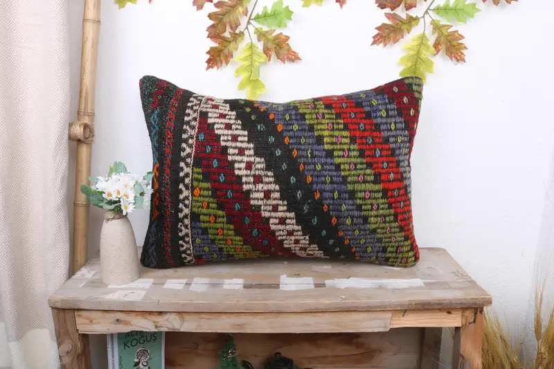 Rot-grünes geometrisches Leinen-Wurfkissen, Vintage-gesticktes Kissen