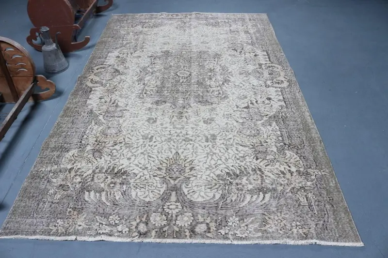 Türkischer Vintage Teppich, 5,5x8,9 ft großer Teppich, grauer Oushak Polka Dot Teppich - 1