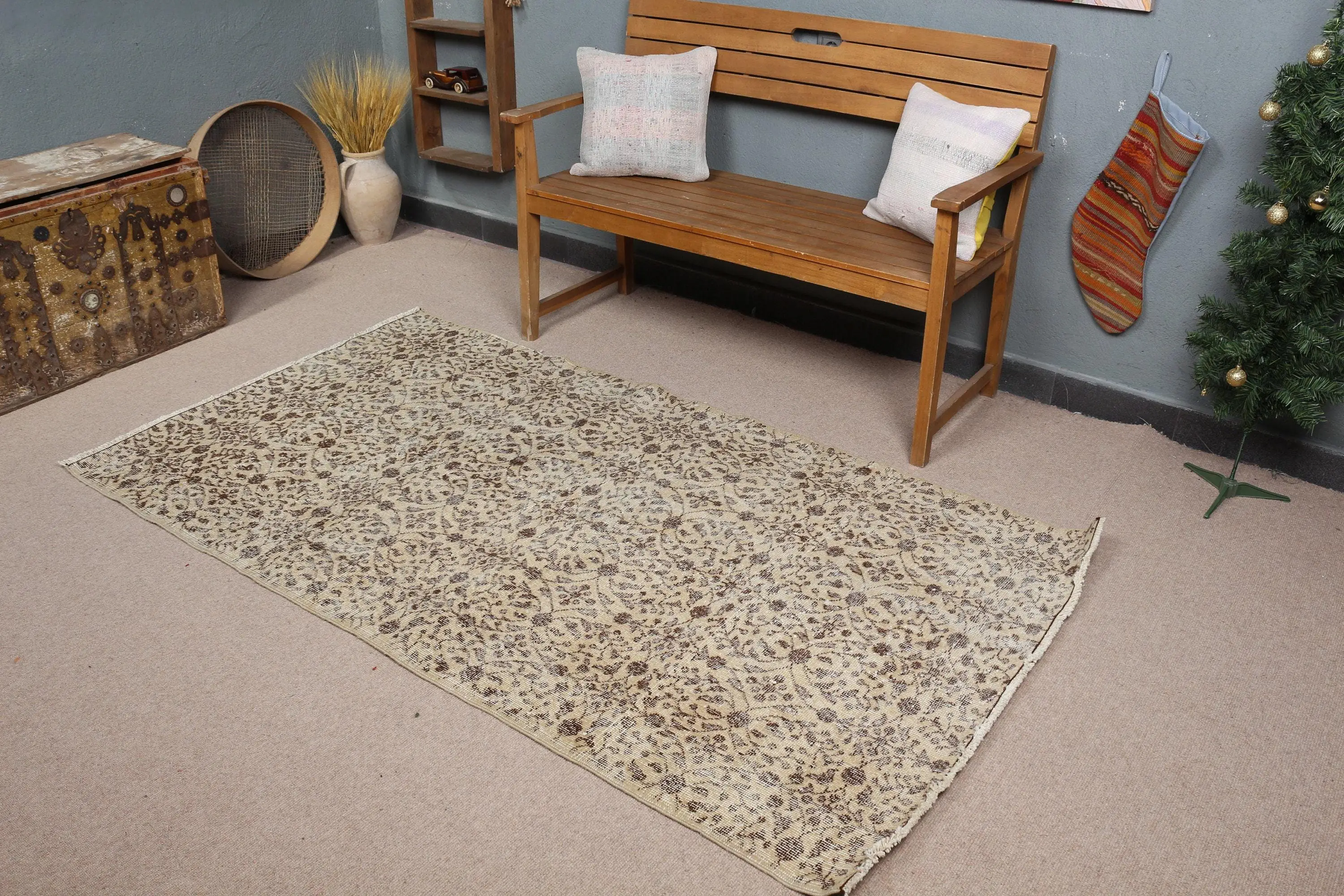 Vintage 3,8x6,8 ft Teppich, türkischer Teppich, brauner Wollteppich mit Blumenmuster - 1