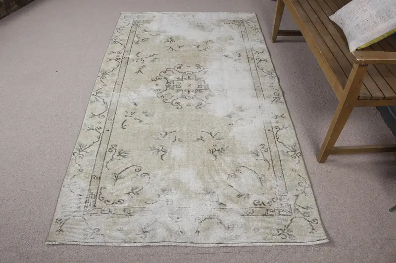 エレガントなベージュ&ブラウンラグ、3.9x7フィートストライプ幾何学模様