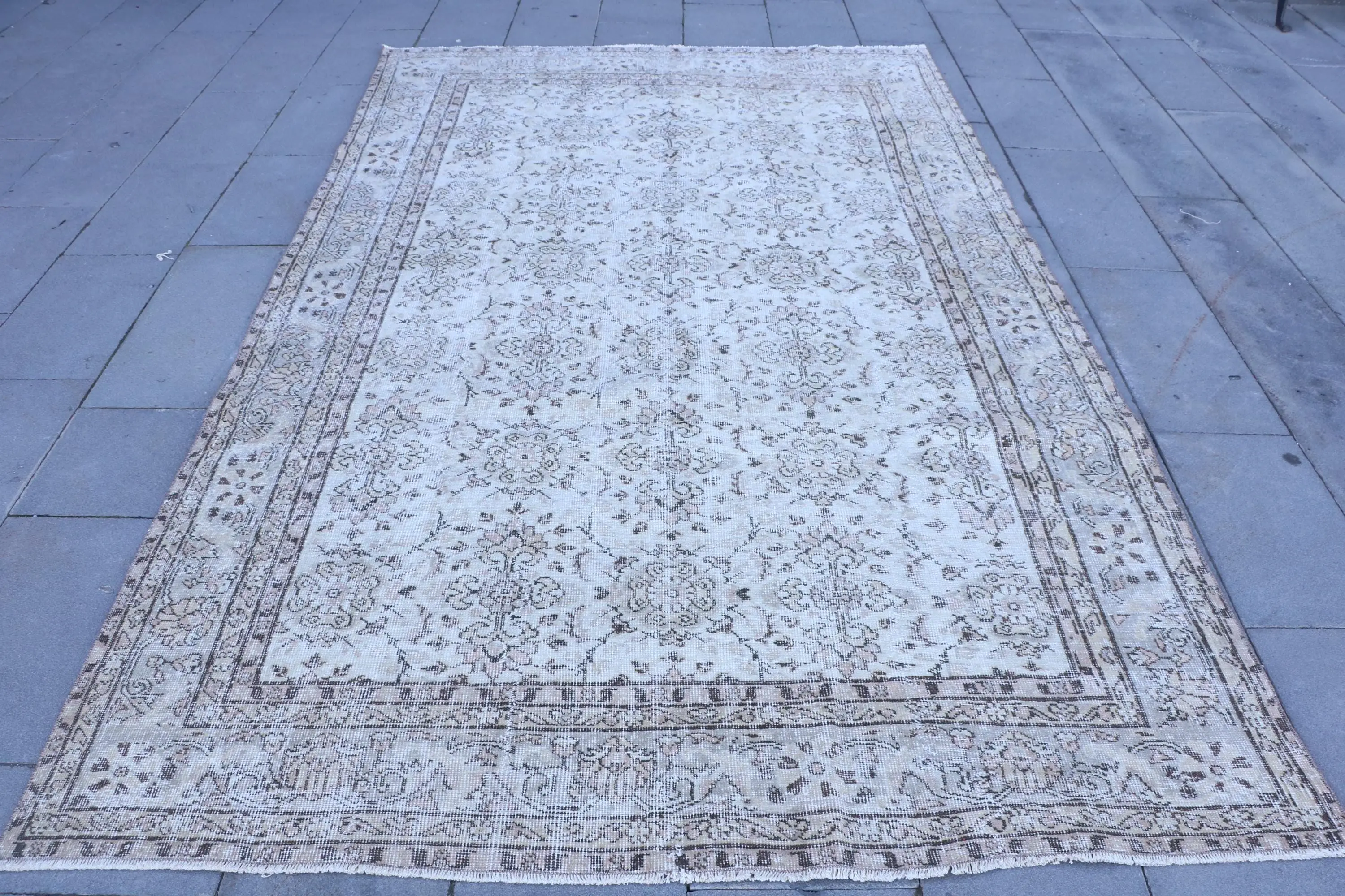 Vintage Büyük Halı 6x9,6 ft, Beyaz Kahverengi Hayvan Baskı Halı Yün - 1