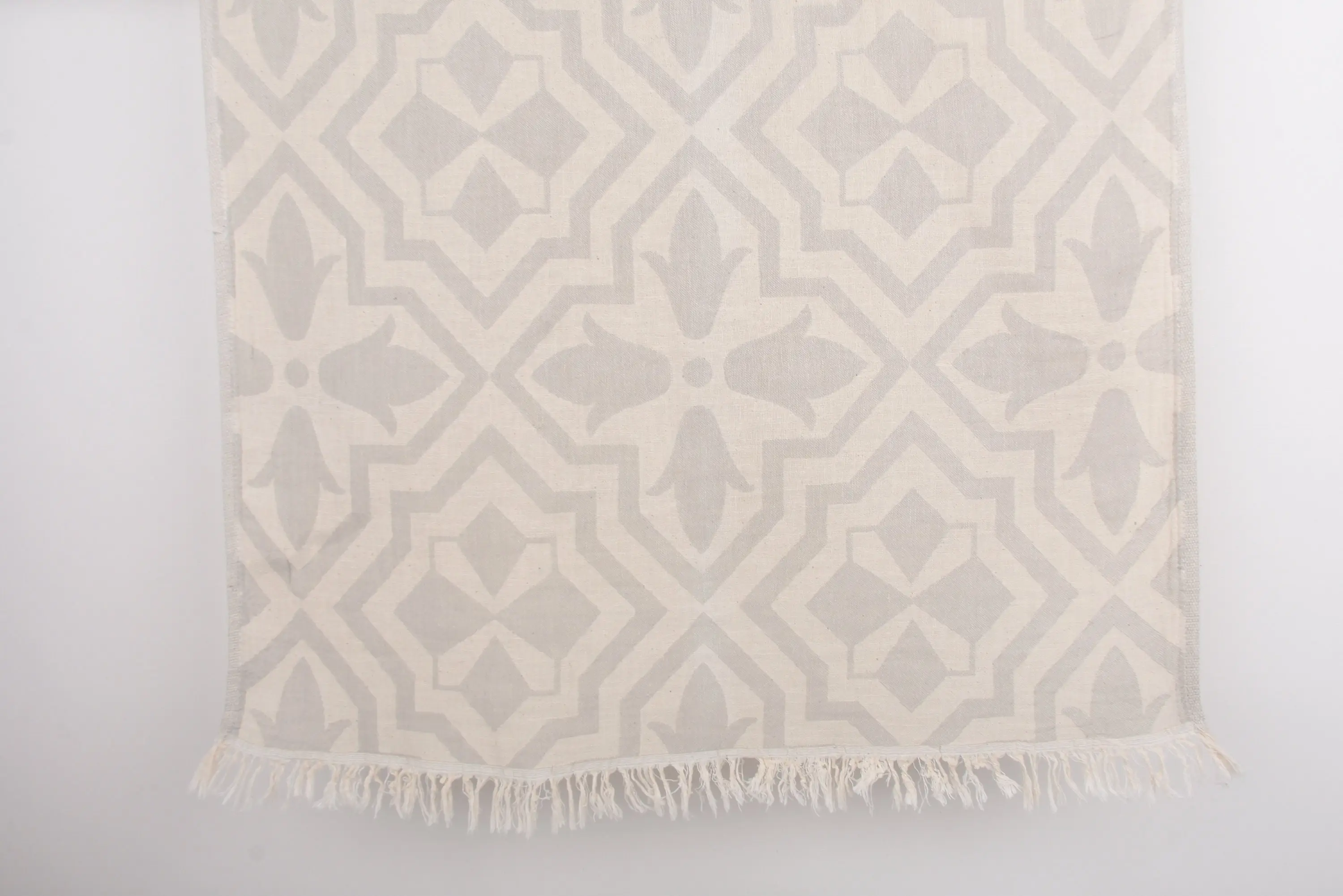 Light Gray Tulip Patterned Hand Towel, Turkish Cotton, 40x24 Inches - 1