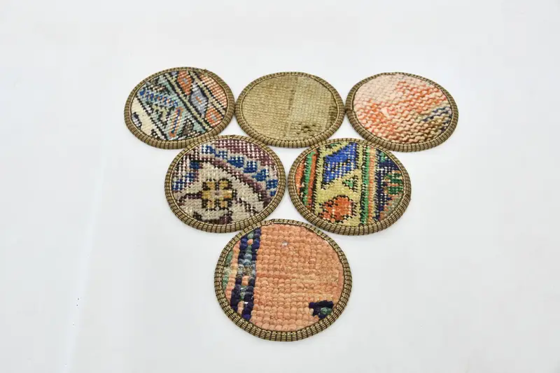 Posavasos redondos bohemios de color naranja y bronce, posavasos bohemios con estilo