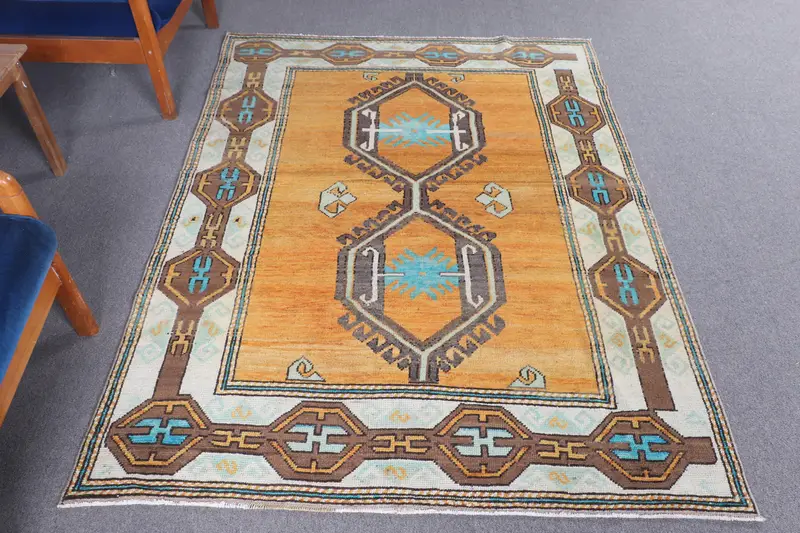 Vintage Türkischer Teppich 4,6x6,2 ft (140x190 cm), Oushak Gelber Wollteppich - 1