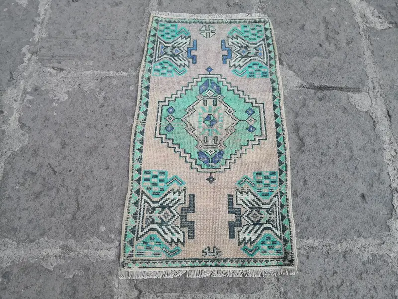 El Yapımı Yeşil & Bej Dikdörtgen Halı, Küçük Kilimler ve Paspaslar