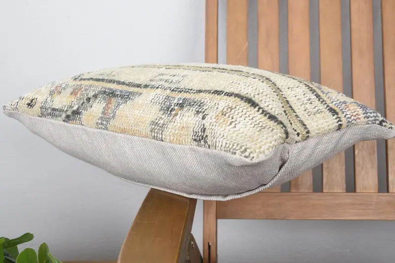 Throw Kilim Pillow, Vintage Kilim Throw Pillow, Pattern Throw Pillow, 12x20 Beige Cushion Cover, Accent Cushion Cover, Pillow for Sofa, Pillow Cover - 6