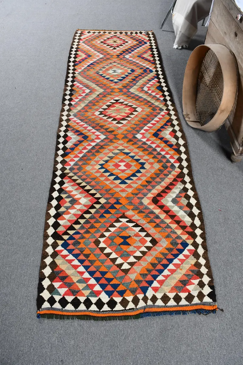 Vintage Kilim Halı 2.8x9 ft (85x273 cm), Kırmızı Soyut Türk Halısı - 1