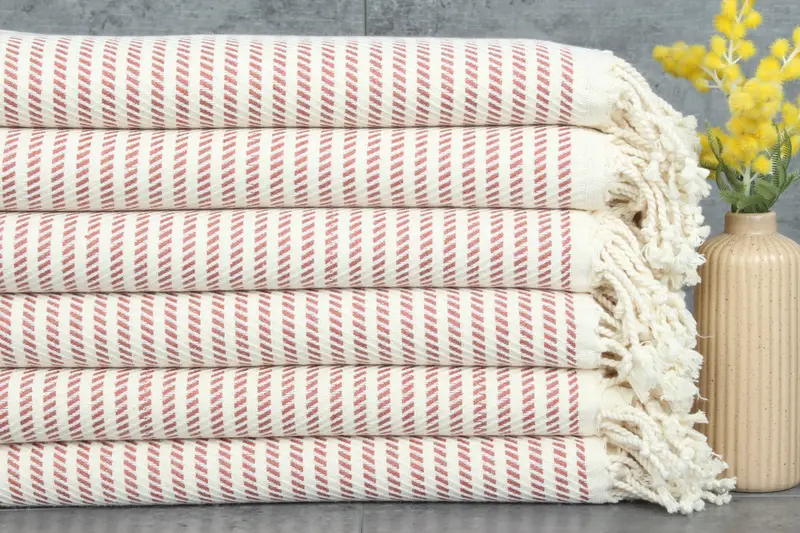 Personalized Gift Box Towel Brick Polka Dot Beige, 40x71 Inches