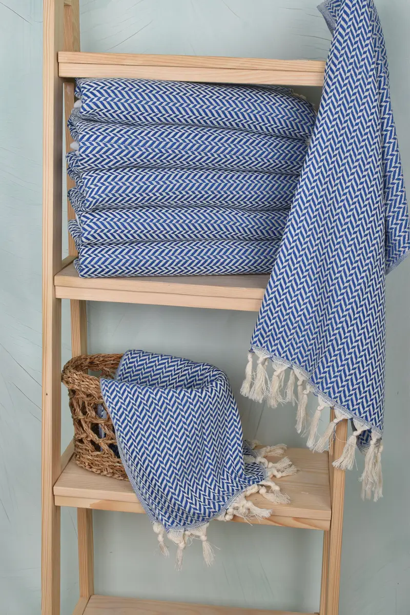 Bridesmaid Towel, 36x18 Cotton Chevron Towel, Bridal Shower Gift, Bridesmaid Gifts, Bachelor Party Favors, Personalized Gift, Wedding Gift - 3