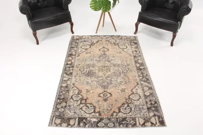 Vintage Teppich, 4x6 ft Akzentteppich, brauner türkischer Wollteppich mit Pflanzen und Bäumen - 1