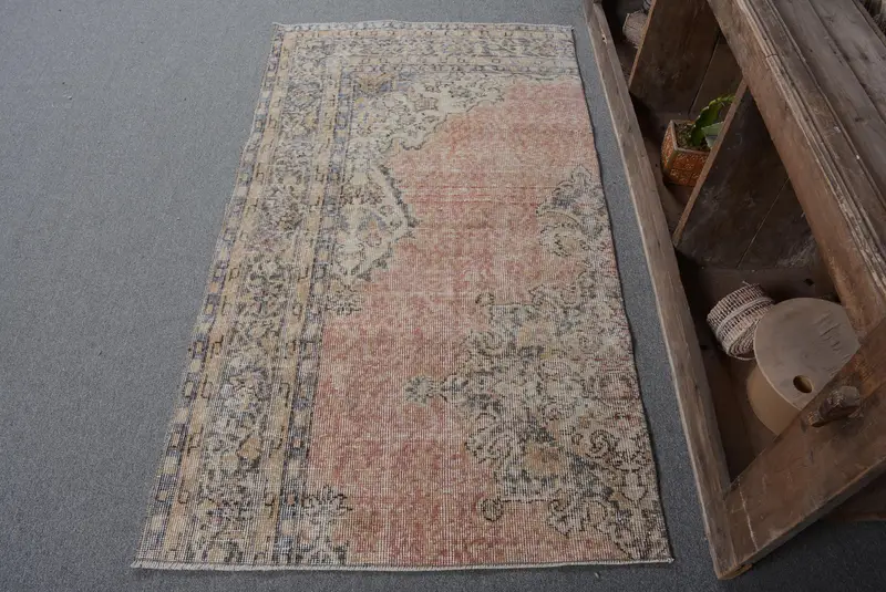Teppich in Rosa und Lila, 90 x 150 cm, geometrisches Blumenmuster