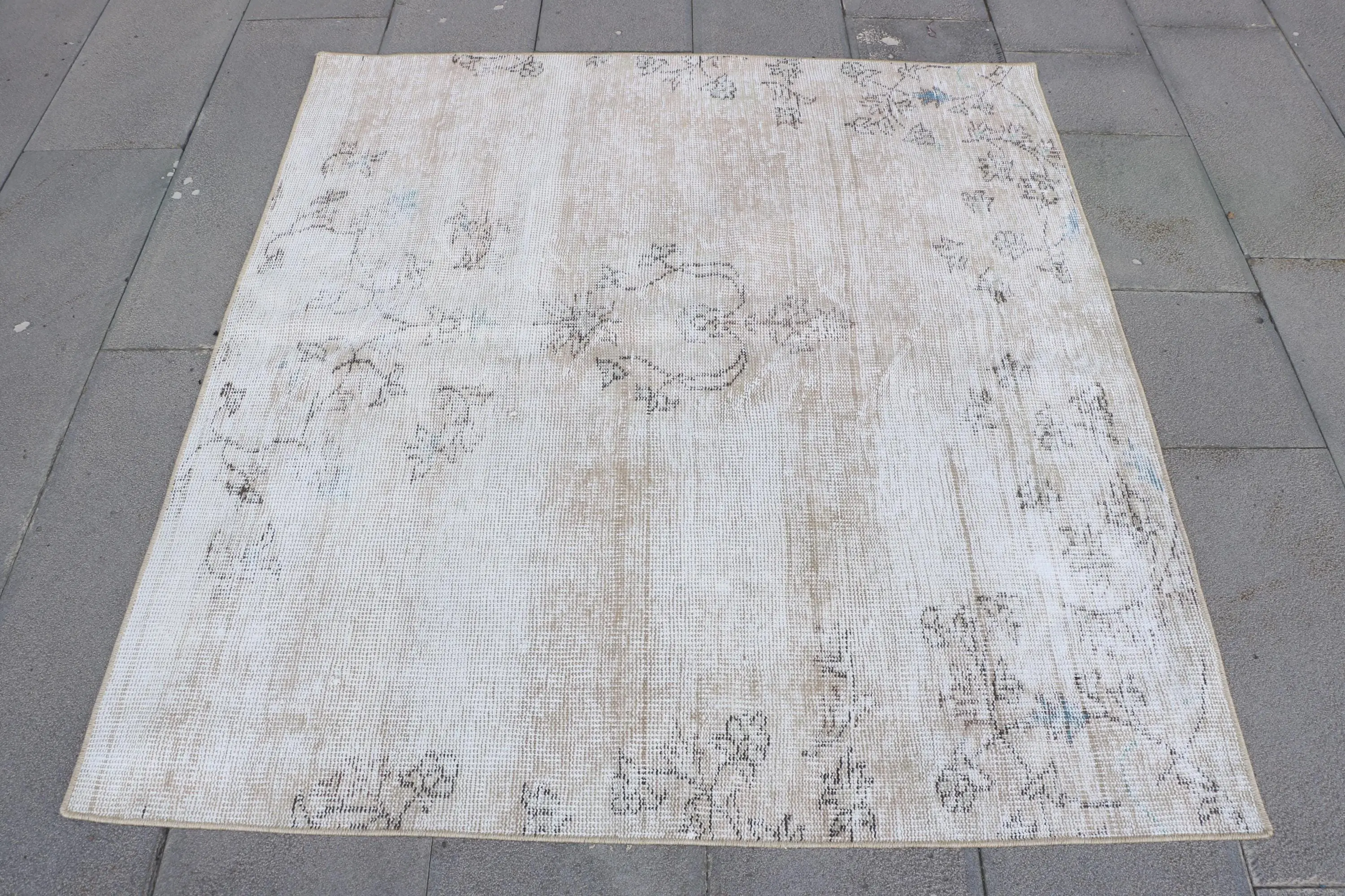 4.5x4.8 ft Turkish Rug, Accent Vintage Rug, White Striped Rug - 1