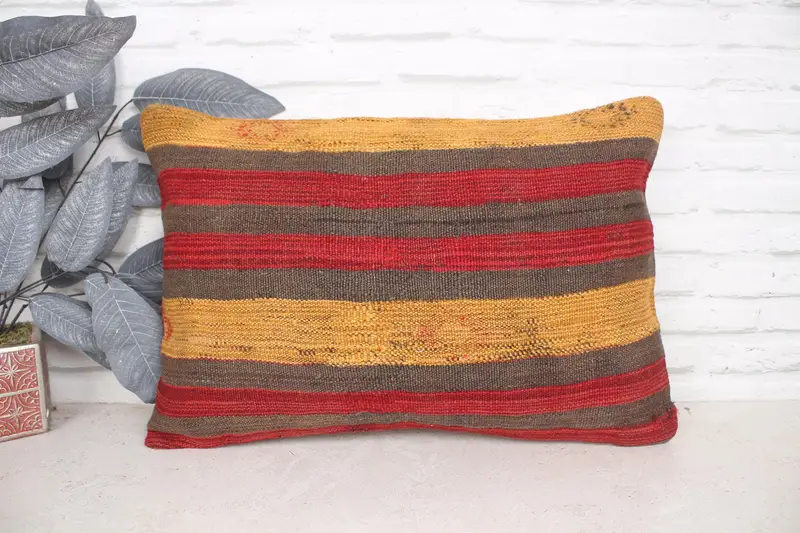Pet Pillow Sham, Pillow Case, Vintage Kilim Pillow, 16x24 Red Pillow Cover, Turkish Pillow, Vintage Kilim Throw Pillow - 1
