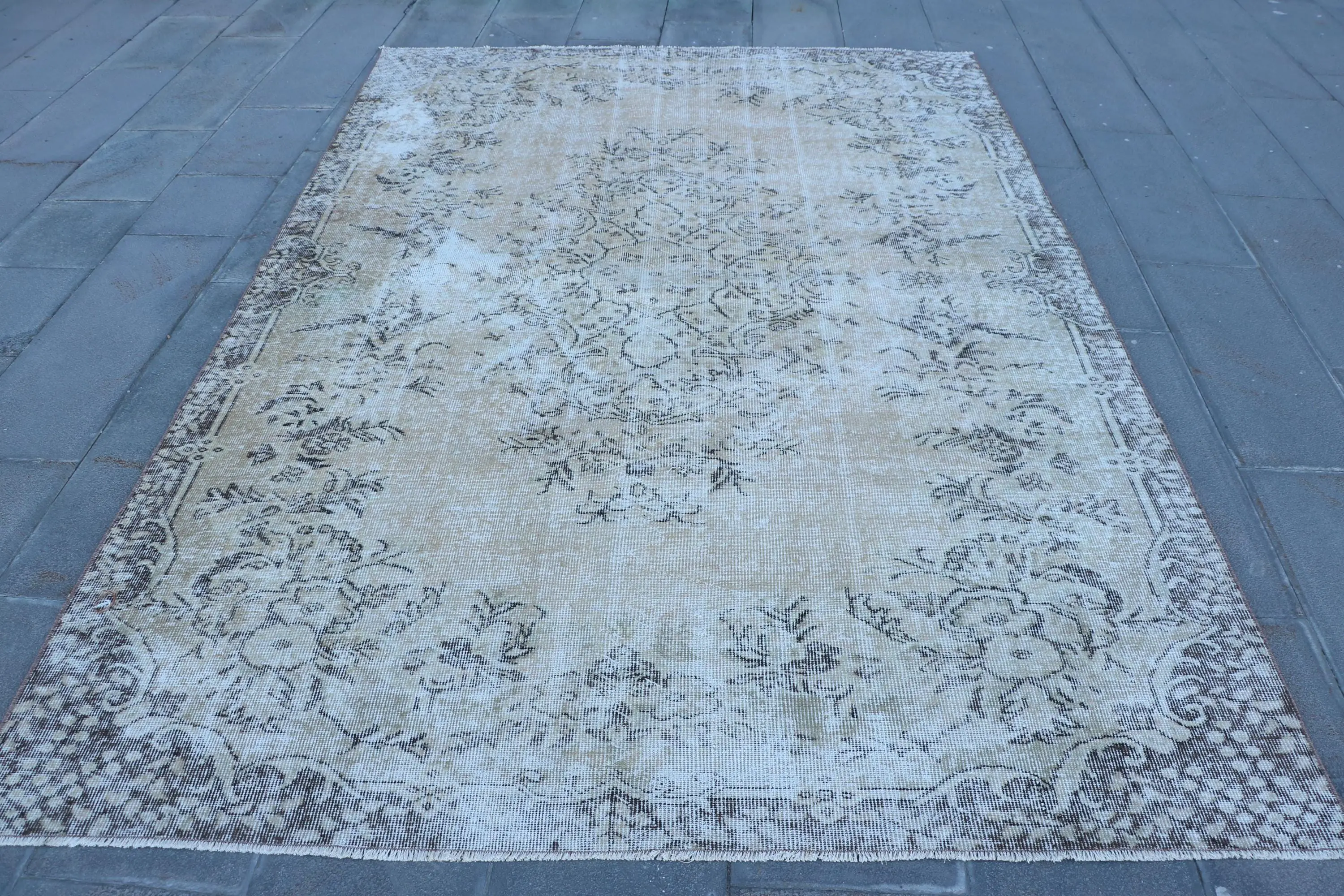 Vintage Large Rug, 6.2x9 ft Turkish Rug, White Check Wool Rug - 1