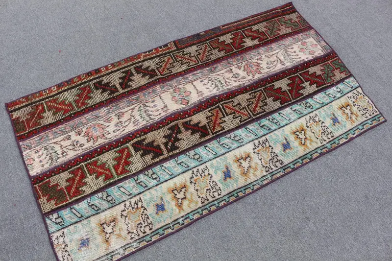 2.8x5.1 ft Rug, Turkish Oushak Rug, Vintage Red Wool Animal Print Rug - 1