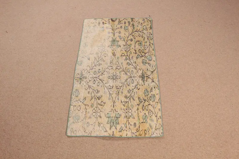 Elegant Beige & Green Rug, 2x3.5 ft Polka Dot Design