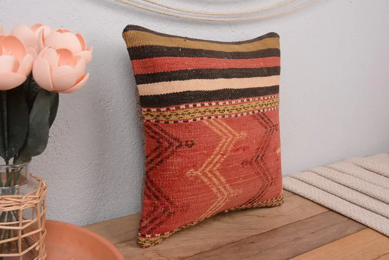 Rot-braun gestreiftes Kissen, Vintage besticktes Kissen