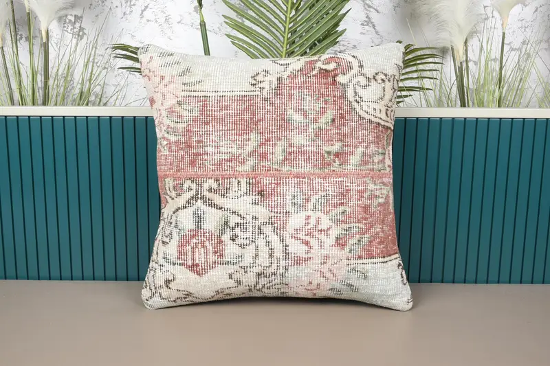 Rotes Patchwork-Wurfkissen, besticktes Vintage-Leinenkissen