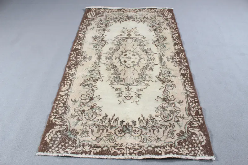 Türk Vintage Halı, 3.9x6.7 ft Oushak Halı, Kahverengi Beyaz Puantiyeli Halı - 1