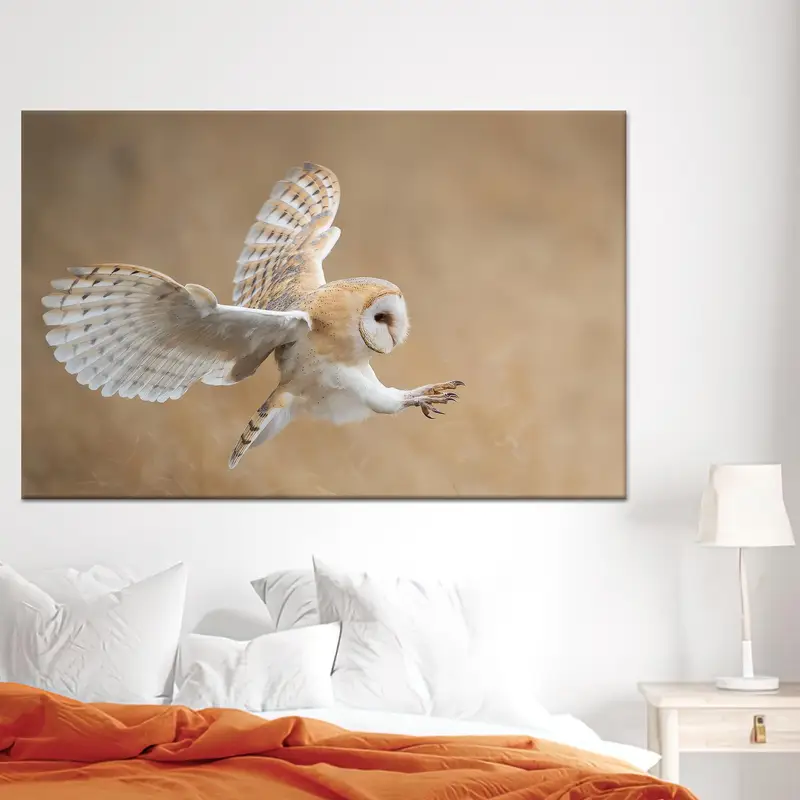 Zarif Yaban Hayatı Kanvası: Saldırıdan Önce Baykuş, Çatı Katı Ambiyansı