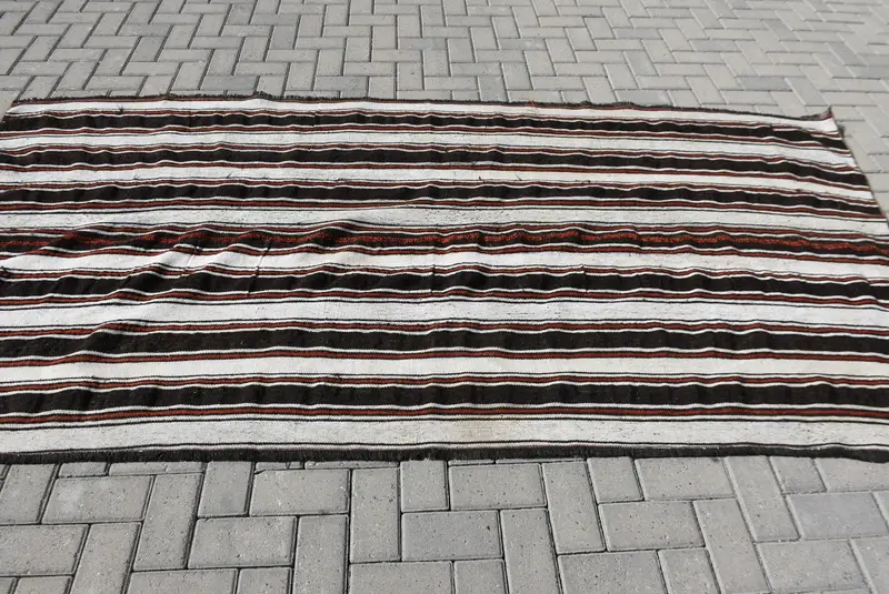 Vintage Halı, 9.1x4.6 ft Türk Halısı, Siyah Beyaz Hayvan Baskı Yün Halı - 1