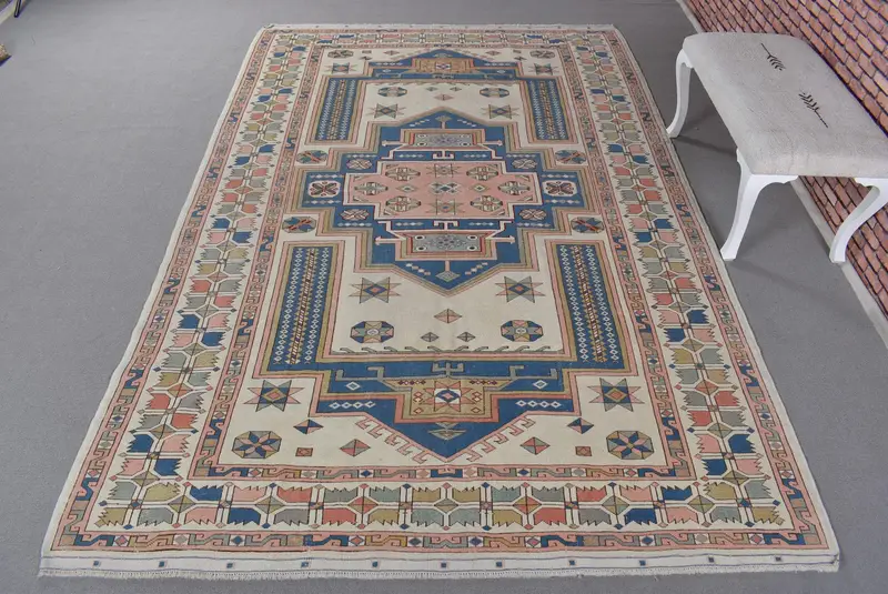 Eleganter Teppich in Beige und Blau, 0,6 x 10,1 Fuß, von der Natur inspiriertes Design