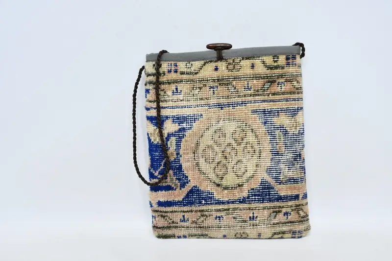 ヴィンテージモチーフのアールデコキリムバッグ、ウールクロスボディバッグ