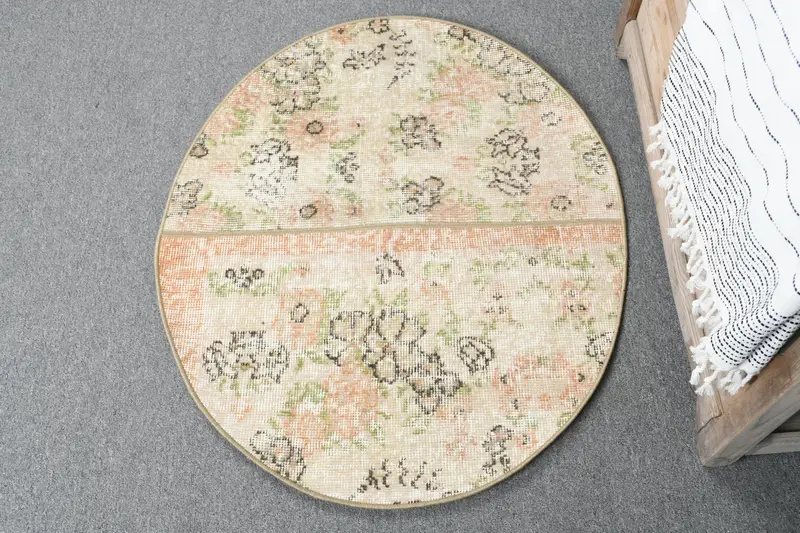 Alfombra beige y naranja, 2,5x2,9 ft, elegante diseño liso