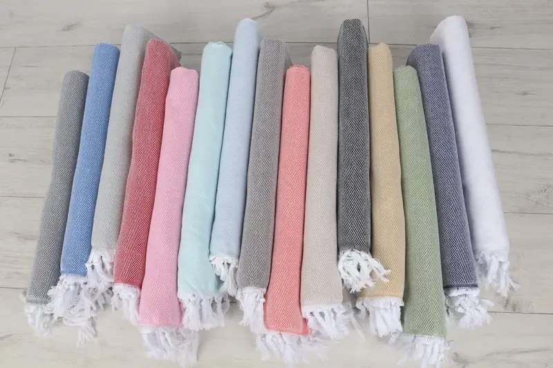 Monogramm Küchentuch, Badezimmertücher, Bachelorette -Gunst, personalisiertes Geschirrtuch, 36x18 Baumwollfischgrätenhandtuch, Brautjungfernhandtuch, Sommertuch - 5