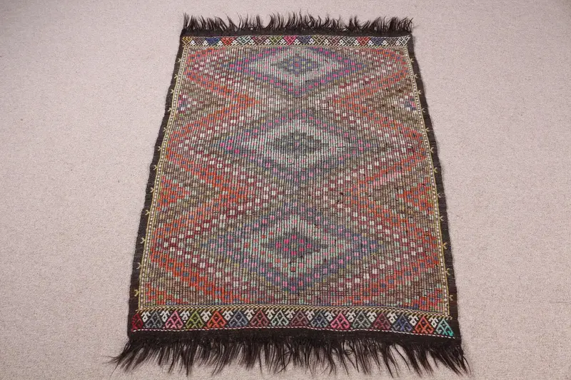 Vibrante alfombra arcoíris, diseño patchwork de 2,9 x 3,7 pies