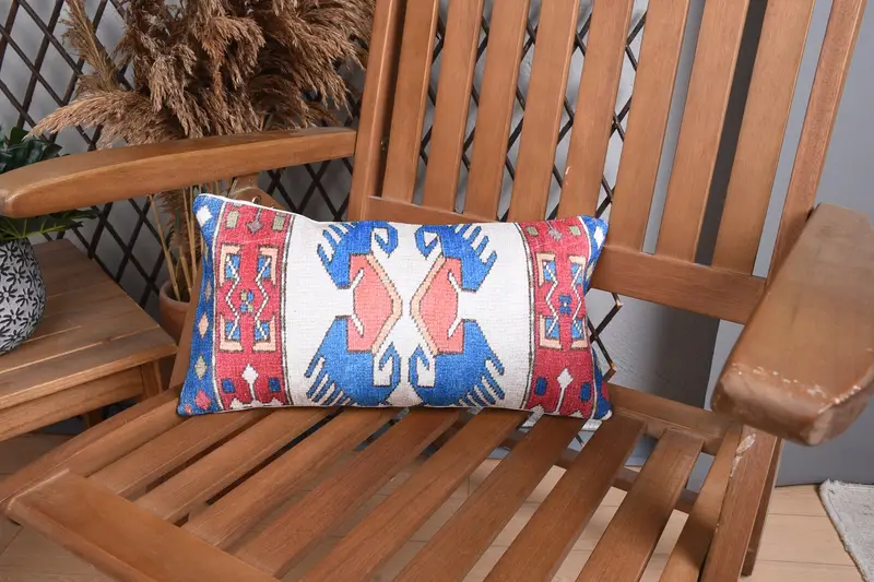 Handgefertigtes besticktes Blumen-Wurfkissen, vielseitiges Boho-Kissen