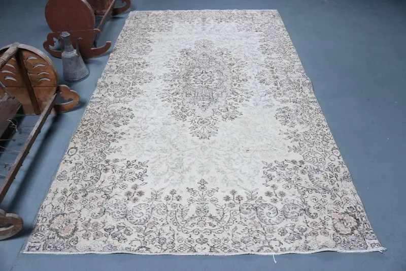 5.2x9.2 ft Vintage Oushak Halı, Türk Halısı, Beyaz Güneybatı Yün Halı - 1