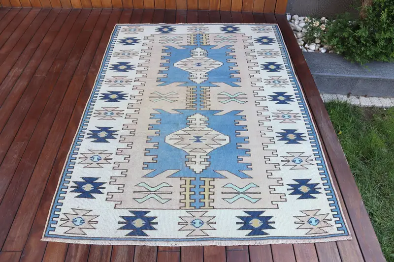 Türk Vintage Halı 4.3x5.9 ft (130x180 cm), Oushak Mavi Beyaz Soyut Halı - 1