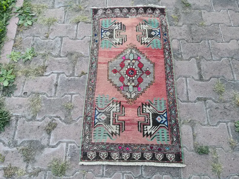 El Yapımı Kırmızı ve Yeşil Dikdörtgen Halı, Mükemmel Küçük Halılar ve Paspaslar