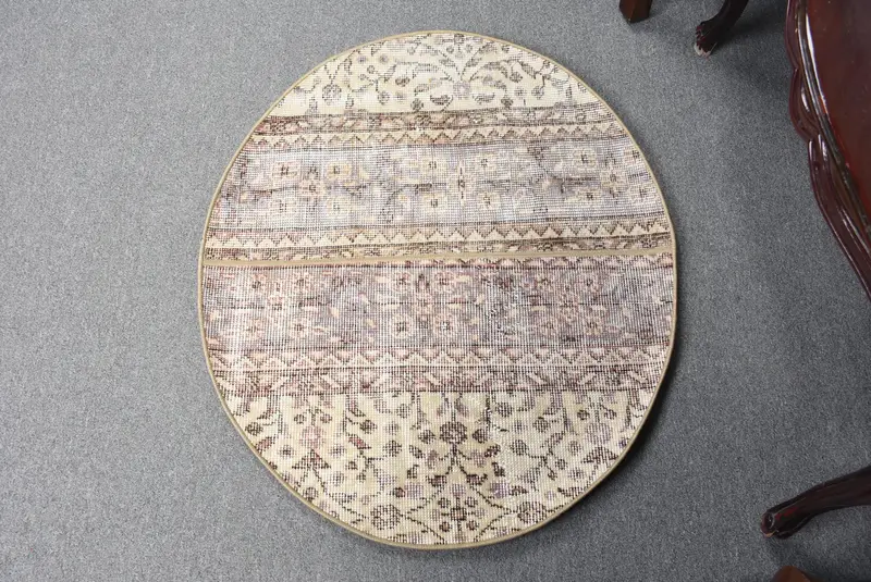 Teppich in Beige und Lila, 2,5 x 2,9 Fuß, gestreiftes geometrisches Design