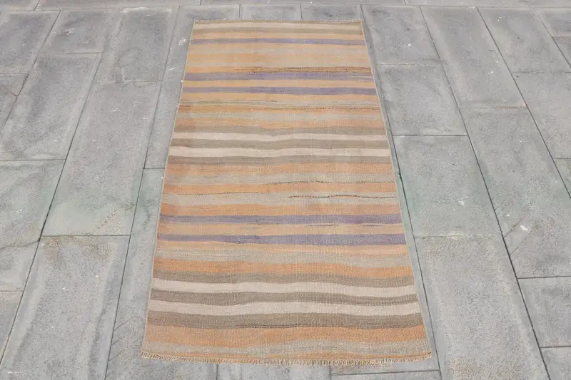 鮮やかなオレンジのラグ、2.6x5.2フィート、パープルのボーダー付き