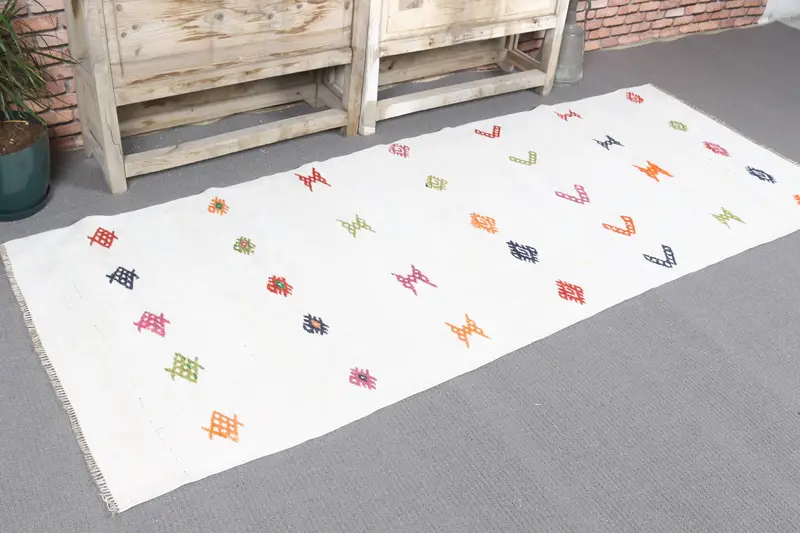 Alfombra vintage de 3x7,7 pies, alfombra turca, alfombra de lana con estampado animal azul blanco - 1