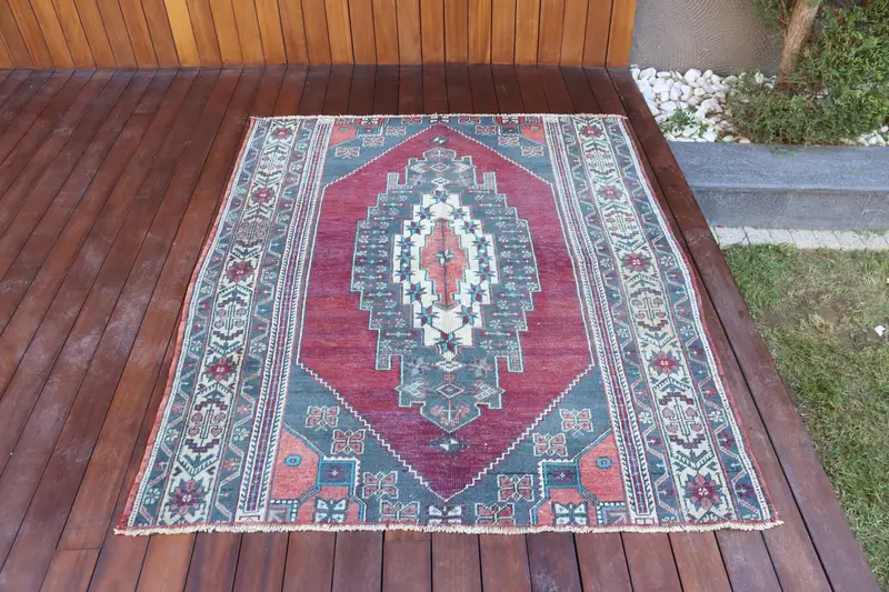 Turkish Vintage Oushak Rug 4.3x5.4 ft (132x164 cm), Red Ombré Wool Rug - 1