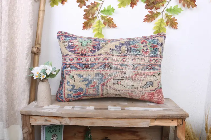 Blau & Rot Blumen besticktes Wurfkissen, handgemachtes Vintage Kissen