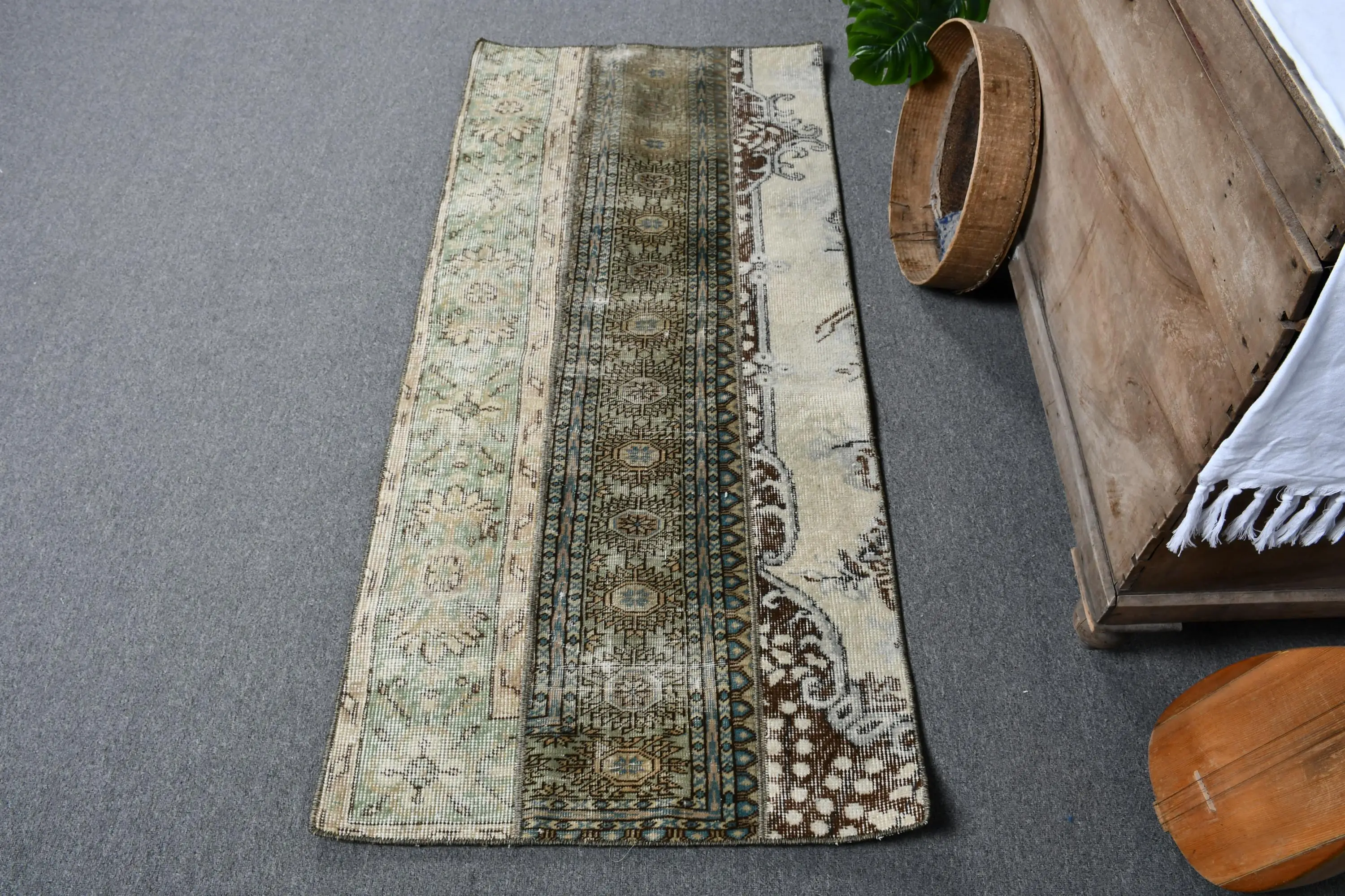 Vintage Rug, 2.3x5.1 ft Small Rug, Brown Floral Wool Turkish Rug - 1