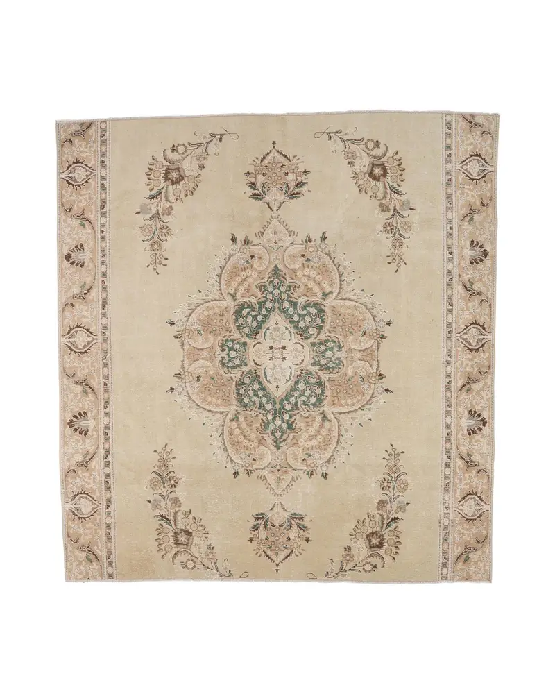 Zarif Bej ve Yeşil Halı, 8,9x9,7 ft Çizgili Tasarım