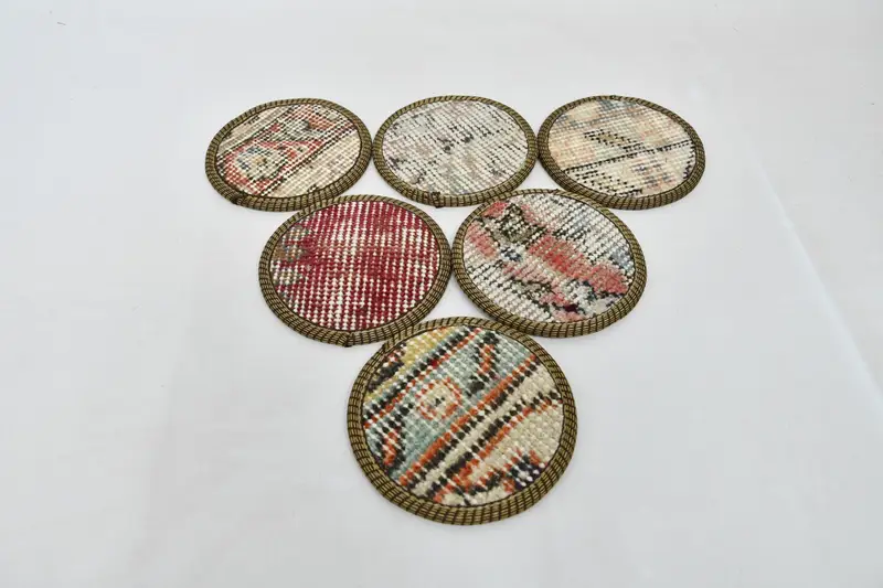 Posavasos redondos bohemios en color beige y bronce, juego de seis posavasos